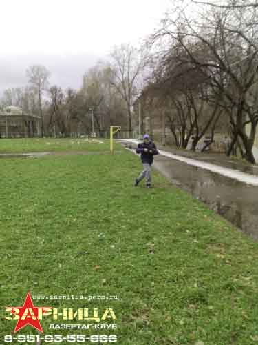 Детский день рождения с лазертагом 18 октября 2015 года - Заход во фланг: пробежка :: Лазертаг-клуб «Зарница» - организация лазертаг-игр в Перми